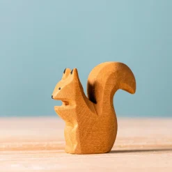 bumbu toys Knaagdieren|Bosdieren^BumbuToys Eekhoorn Zittend