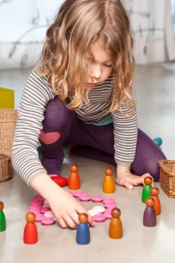 Grapat Open Ended Play^Houten Poppetjes Dark Cold Nins 18-188