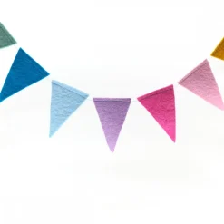 Sjaalmetverhaal Decoratie^Viltslinger Vlag Pasteltinten