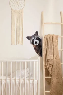 Sticky Tales Decoratie^Muursticker Wasbeer om de Hoek